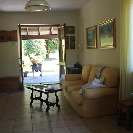 The Country House On Lake Orta In بيت للعطل *