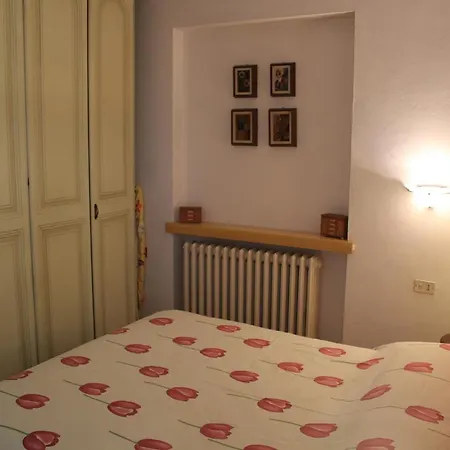 The Country House On Lake Orta In بيت للعطل *