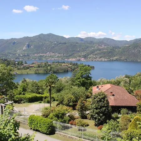 بيت للعطل The Country House On Lake Orta In *